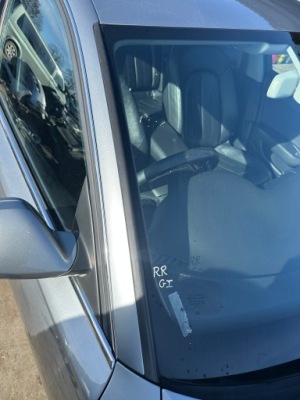 Молдинг прокладка скло лобове права audi a6 c7 фото №1