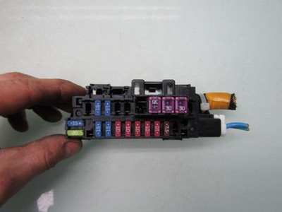 Mazda mx-30 21r коробка предохранителей корпус k2441 фото №1