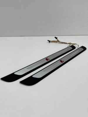 Audi rs3 8y накладки накладки пороговые комплект led 8y0947417b фото №1