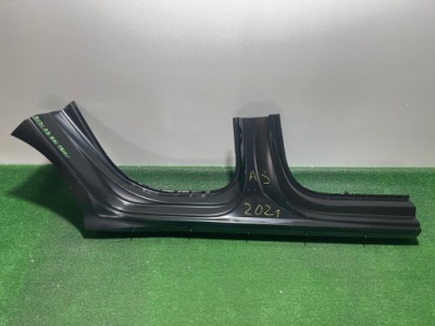 Правый порог обшивка порог audi a3 8y фото №1