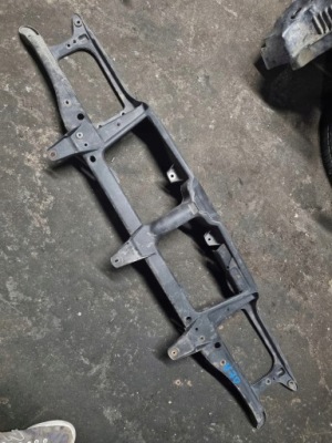 Pas передний усилитель перед volvo v70 s70 c70 фото №1