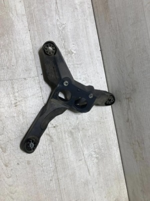 Bmw x1 f48 f49 2020 кронштейн насоса abs фото №1