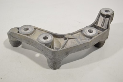 Кронштейн кронштейн кронштейн mercedes w213 e klasa 6420140600 фото №1