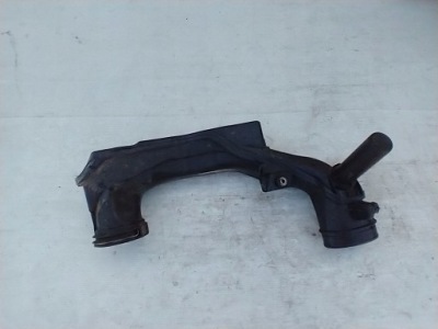 Volvo v40 2 ii 2.0d шланг повітря труба повітрозабірник резонатор 31370135 фото №1