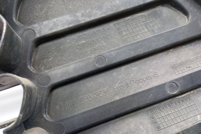 Решітка радіатора mini countryman r60 9803636 1.6l бензиновий 135kw 2014 фото №1