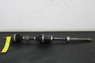 Привідний вал półośka правий перед права jaguar e-pace x540 рестайлінг  k8d2-3b436-cb фото №1