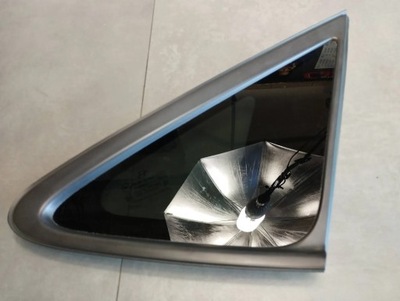 Hyundai ix35 2013 скло кузов права задня фото №1