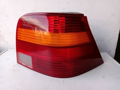 LAMPA TYŁ PRAWA VW GOLF 4 IV HB