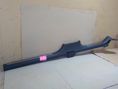 Vw arteon молдинг поріг двері права 3g8827851a фото №1