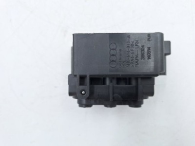 Audi a6 блок клапанний розподільник 4h0616013a фото №1