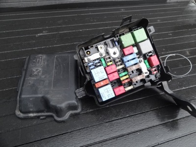 Citroen c-elysee 1,6 b-hdi коробка предохранителей фото №1