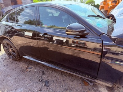 Jaguar xe x760 дверь правый перед передние narvik black 1at фото №1