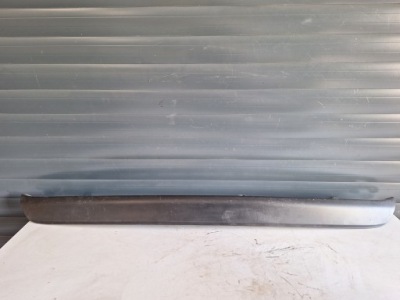 Спойлер накладка бампера задня 52453-02010 toyota auris фото №1