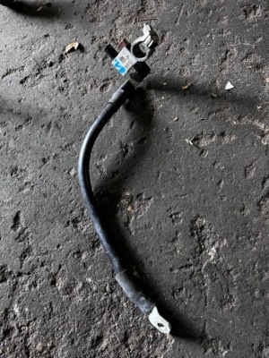 61 audi a5 a4 b8 клемма минусовая ibs 8t0915181 фото №1