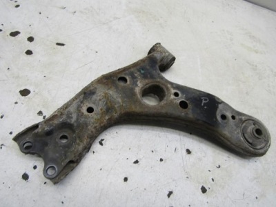 Рычаг правый перед передний 1.4 d4d toyota auris ii фото №1