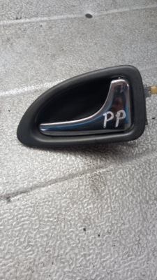 Ручка wew.prawa перед volvo v40 01r 1.9dci фото №1