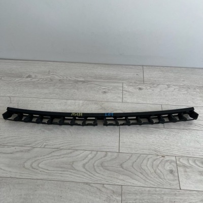 Кронштейн напрямна кронштейн середній бампера задня skoda rapid 5jh807863 фото №1