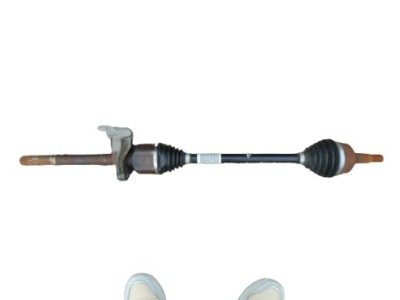 Приводной вал правая peugeot 3008 ii 5008 ii 9811176780 фото №1