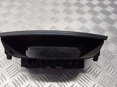 Рамка дисплея renault laguna ii 8200285177 фото №1