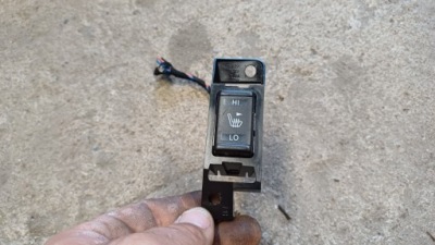 Nissan qashqai j11 перемикач підігрів сидіння фото №1