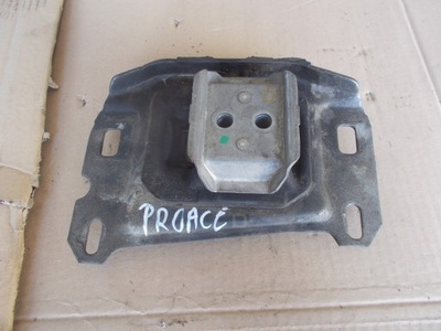 Кронштейн подушка коробки toyota proace ii 2.0 фото №1