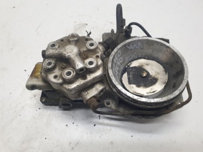 Распределитель топлива audi 100 c 0438121013 фото №1