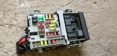 Opel insignia a коробка запобіжників 13222786 фото №1