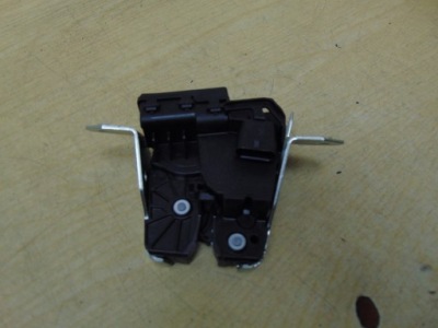 Замок крышки багажника mercedes gla glc gle a0997400600 фото №1