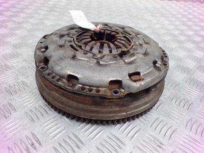 Зчеплення колесо двомасовий 2.0 d4d toyota verso 11r фото №1