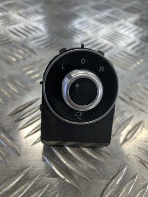 Панель управление зеркал alfa romeo stelvio 16- 01561181990 фото №1