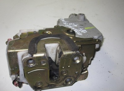 Замок дверь передний левый nissan primera p11 98r фото №1