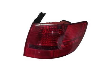 Audi a6 c6 kombi лампа правий задня фото №1