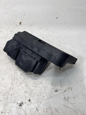 Клема плюсова audi a4 b9 a5 8w091549e фото №1