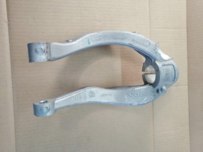 Левая вилка кронштейн кронштейн амортизатора volvo xc60 ii xc90 ii фото №1