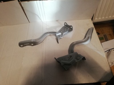 Toyota aygo x cross петля капот правий 400r фото №1