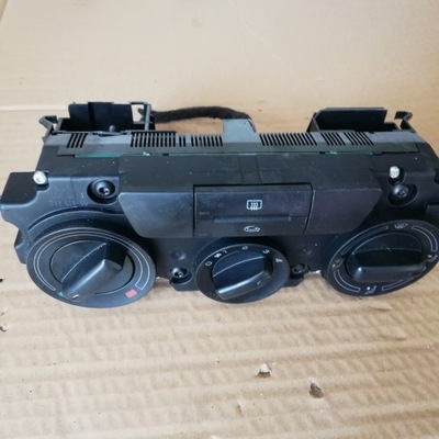 Skoda octavia ii панель обдув 1z0819047ad фото №1