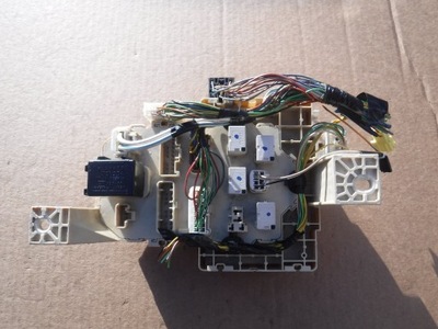 Коробка запобіжників suzuki swift mk6 36770-62jc0 фото №1