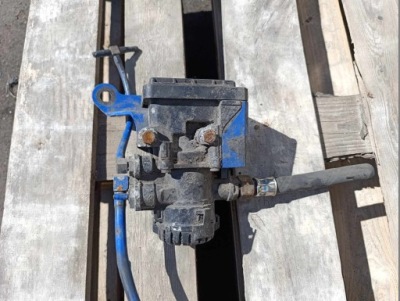 Передний клапан модулятор ebs man 81.52106.6047 фото №1