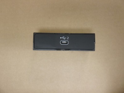 Audi a4 a5 8w разъём usb 8w0035708a фото №1