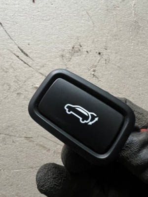 Kia proceed iii 18- кнопка відкривання кришки багажника фото №1