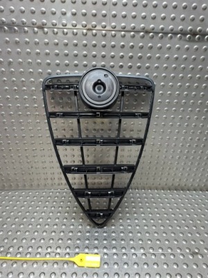 Решётка радиатора бампера перед alfa romeo mito 10- 156100201 фото №1