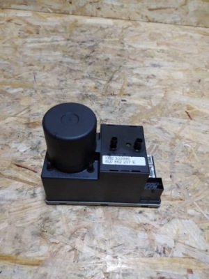 Audi a4 b5 помпа центрального замка 8l0862257e фото №1