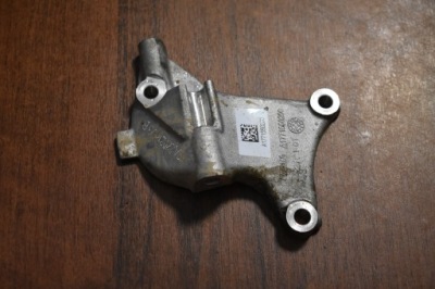 Идеальный держатель кронштейн генератора mercedes 177980 1 9 фото №1