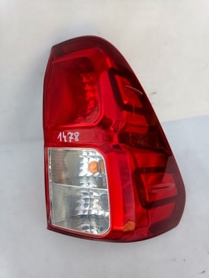 TAPACUBO FAROS DERECHA PARTE TRASERA TOYOTA HILUX VI 02-05  