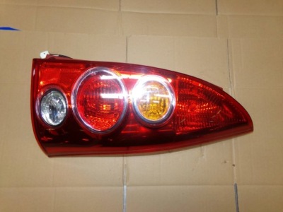 Лампа права задня задня mazda premacy 02r фото №1