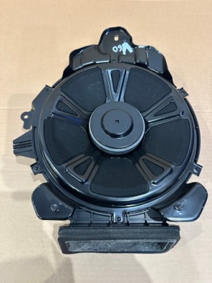 Volvo v60 ii 18-25 динамік сабвуфер harman 31456823 фото №1