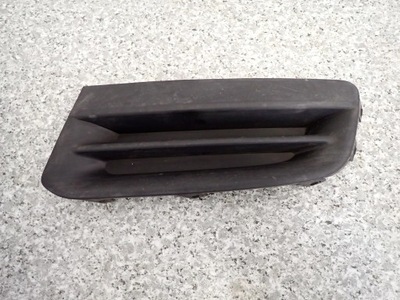 Suzuki splash 08-11 заглушка решітка протитуманної фари ліва фото №1