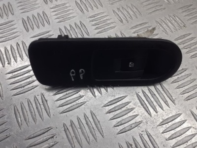 Панель стекло пассажира правый перед renault scenic ii 2.0 16v 156013740 фото №1