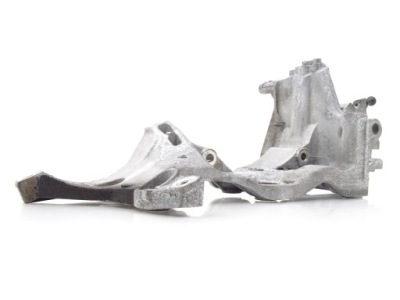 Кронштейн кронштейн кронштейн генератора skoda rapid i 5j 1.6 tdi 04l903143b фото №1