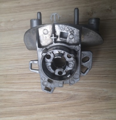 Mazda cx-3 кронштейн правого дзеркало оригінальний номер фото №1